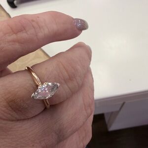 Elegant Gold Ring with Clear Gemstone